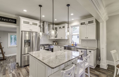 London Casa | Modern Comfort Near Columbus: Home w/Yard & Porch