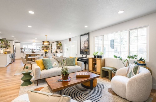 Old Southwest Casa | Modern Comfort Spacious Family Retreat with Gym