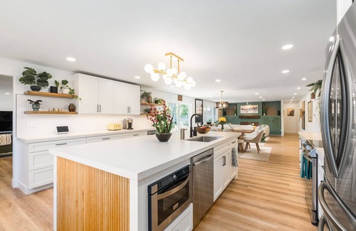 Old Southwest Casa | Modern Comfort Spacious Family Retreat with Gym