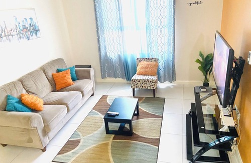 Saint Andrew Apartamento | Modern Comfort Suites