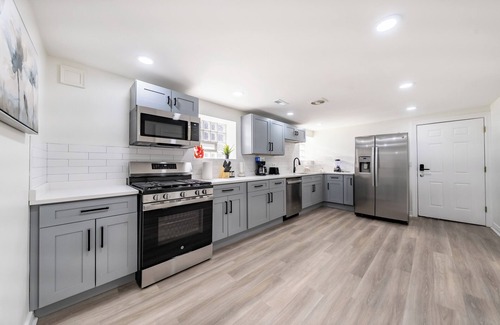 West Ridge Condominio | "Modern Comfort, Urban Charm"