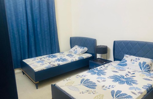 Emirates City Apartamento | Modern comforts of 311 to Dubai