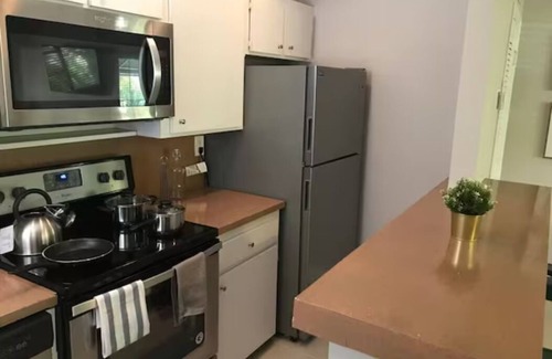 Coral Ridge Apartamento | Modern & Comfy 1BD Parking | Near the Sea