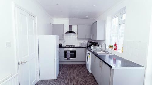 Hatfield Apartamento | Modern, comfy 2 bedroom House in Hatfield, town centre, free parking, large garden