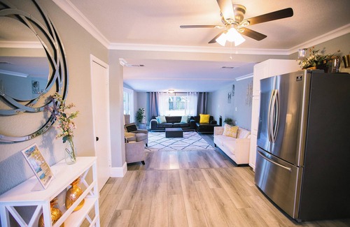 Carmichael Casa | Modern&Comfy 5beds-3 king-1Q -1Full -3baths-full kitchen nearby American River