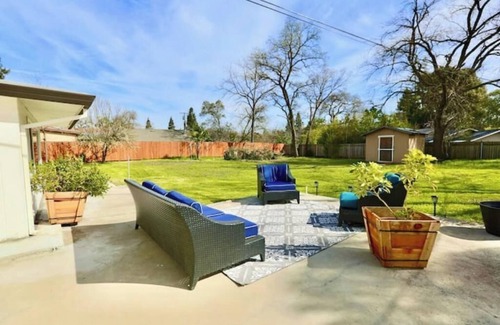 Carmichael Casa | Modern&Comfy 5beds-3 king-1Q -1Full -3baths-full kitchen nearby American River