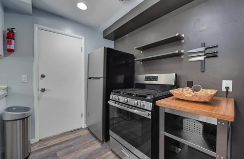 Shaker Heights Apartamento | Modern & Comfy ~ Close to Cleveland Clinic ~ Long-Stays Welcome ~ Safe Area