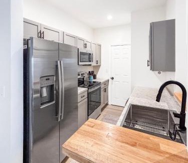 Rehoboth Beach Apartamento | Modern & Comfy - Close to Shopping, Christmas Village, Outlets & Beaches- Easy GF access