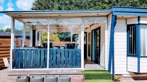 Krachtighuizen Apartamento | Modern, compleet en recreatief chalet 22-15