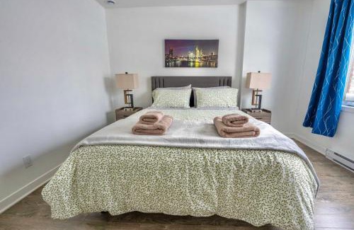 Laval-des-Rapides Apartamento | Modern Condo 2BR 4 beds AC Wi-Fi Free Parking
