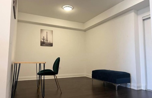Weston Apartamento | Modern Condo In York