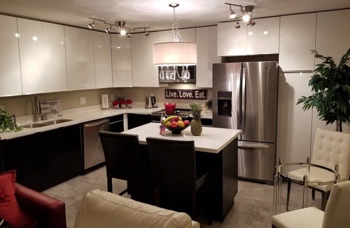 Apache Junction Condominio | Condominio moderno con vistas a la montaña y piscina climatizada