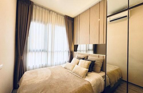 Phra Khanong Nuea Apartamento | Modern condo nr BTS ONNUT WIFI with workroom