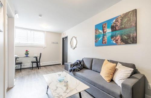 Central Hamilton Apartamento | Modern Condo on James Street North