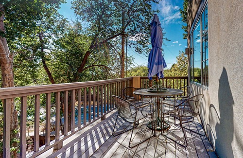 Santa Fe Condominio | Modern condo with balcony, books & board games, minutes from downtown Santa Fe