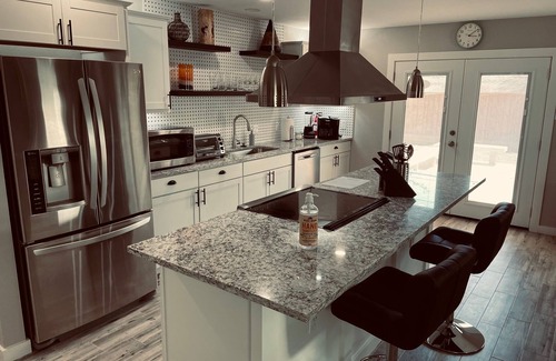 Arlington Casa | "Modern Contemporary" (912)Walk to ATnT - Globe Life -Texas Live and more!!