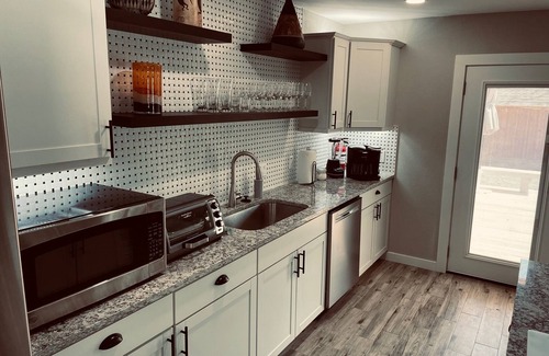Arlington Casa | "Modern Contemporary" (912)Walk to ATnT - Globe Life -Texas Live and more!!
