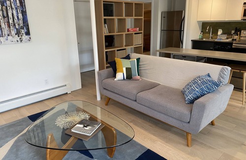 Basalt Apartamento | Modern, contemporary and chic, 2 bedroom apartment in historic old church.