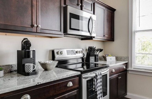 Church Hill Apartamento | Modern, Convenient Gem: Urban Retreat 'n Richmond