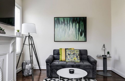 Church Hill Apartamento | Modern, Convenient Gem: Urban Retreat 'n Richmond