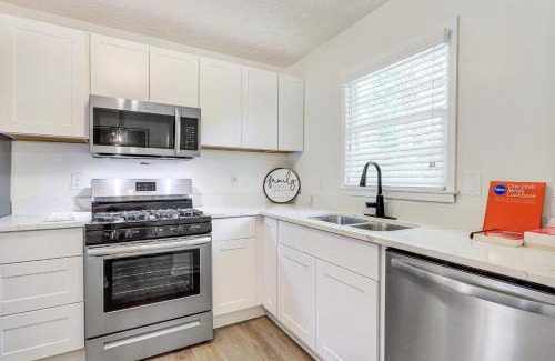 Conyers Casa | Modern Conyers Retreat - 9 Mi to Arabia Mountain!