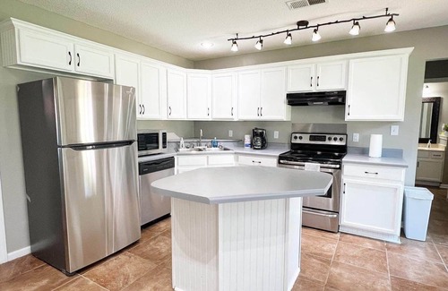 East Central Shelby Casa | Modern Cordova 4BR, quiet & safe