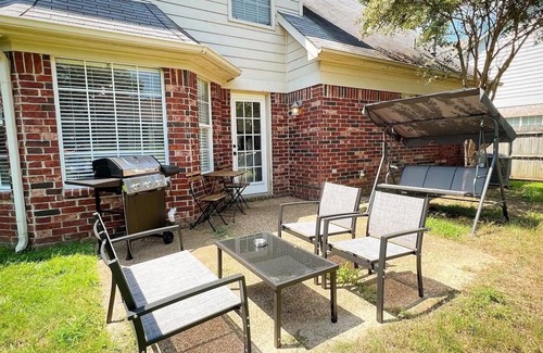 East Central Shelby Casa | Modern Cordova 4BR, quiet & safe