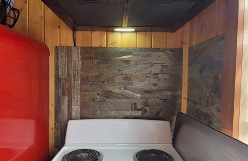 Acadian Peninsula Apartamento | Modern Costa Del Sol Flat Overlooking Pokemouche River, with swimming off dock.