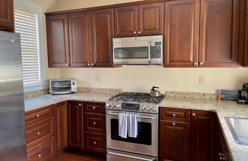 Yachting Village Casa | Modern Cottage Downtown NPT-Waites Wharf Cottage RE05618-STR