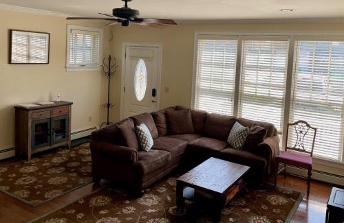 Yachting Village Casa | Modern Cottage Downtown NPT-Waites Wharf Cottage RE05618-STR