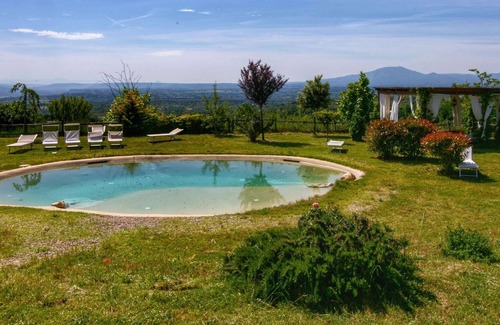 Graffignano Cabaña | Casa moderna en Graffignano, Italia con piscina