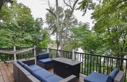 Waverly Casa | Modern Cottage Oasis w/ Double Deck & Hot Tub Area