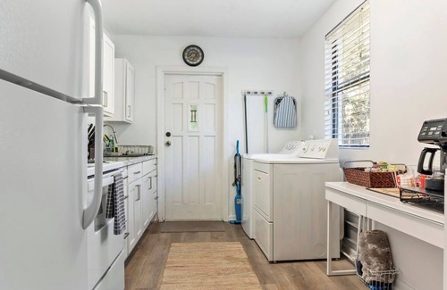 Gainesville Casa | Modern Cottage-Pets Welcome/5 min to UF & Hospitals