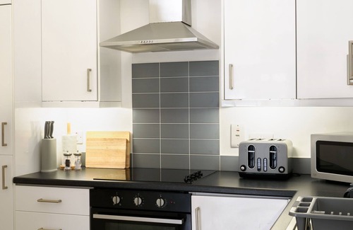Falmouth Cabaña | Modern Cottage with Shared Pool, Hot Tub & Sauna