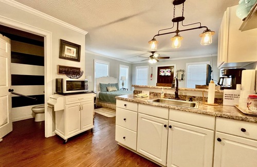 Hartsfield Casa | Modern Cottages Max's Cottage