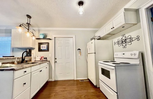 Hartsfield Casa | Modern Cottages Max's Cottage