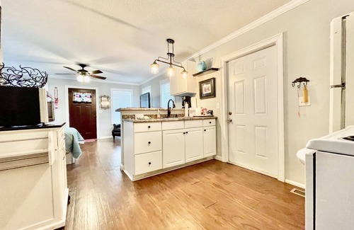 Hartsfield Casa | Modern Cottages Max's Cottage