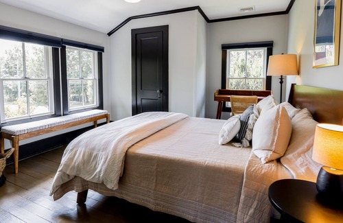 Mattituck Casa | Modern country cottage - 5 min to beach, farm stands, and vineyards