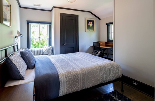 Mattituck Casa | Modern country cottage - 5 min to beach, farm stands, and vineyards