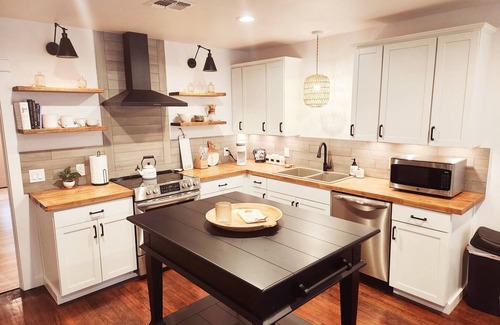 Johnson City Casa | Modern Country Home at the start of the Hill Country Wine Trail