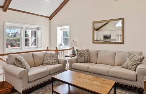 Leesburg Cabaña | Modern Country Cottage in Wine Country