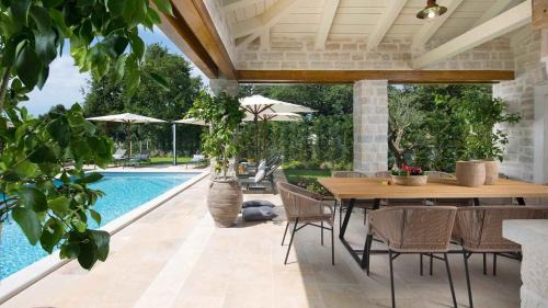 Korenici Villa | Modern countryside villa with swimming pool in Kanfanar