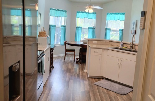 Hunt Club Casa | Modern county living just miles away from the beaches and city night life.