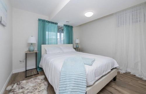 Barrie Apartamento | Modern & Cozy 1 Bedroom with fast Wi-Fi, BBQ & Patio