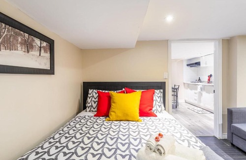 Earlscourt Apartamento | Modern & Cozy 1BR Condo Unit - Heart Of St Clair West