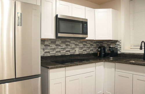 Dudley - Brunswick King Condominio | Modern & Cozy 3-Bedroom Condo near Downtown