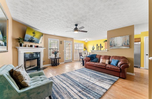 Stone Mountain Casa | Modern & Cozy 3 Beds W. Private Garage & Driveway