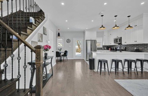 Durham Region Casa | Modern & Cozy 3BR Home in Oshawa