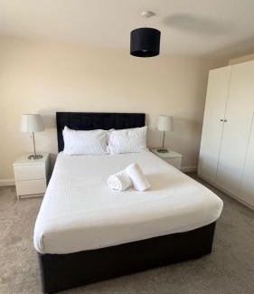 Corby Casa | Modern & cozy 4 bed detached home