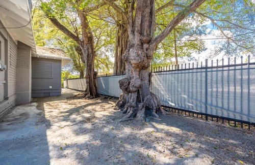 Little Haiti Casa | Modern & Cozy 5BD House in Buenavista/DesignDistrict